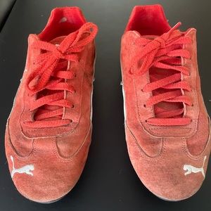 COPY - Puma Ferrari Speedcat driving shoe. Similar to that used by Ferrari F1